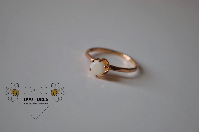 Gold solitaire ring (enamored collection)